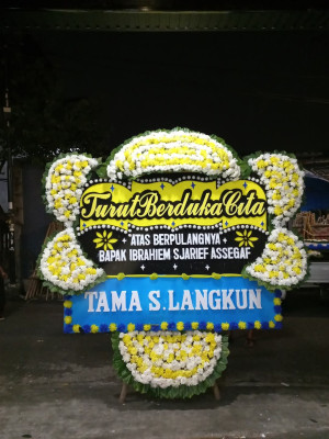 Papan Bunga Duka di Dusun Besar