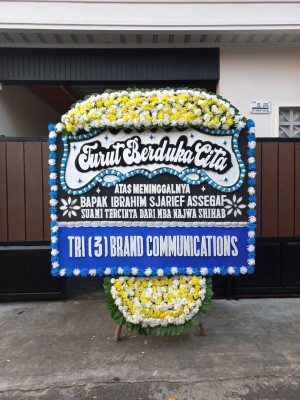 Papan Bunga Duka di Dusun Besar